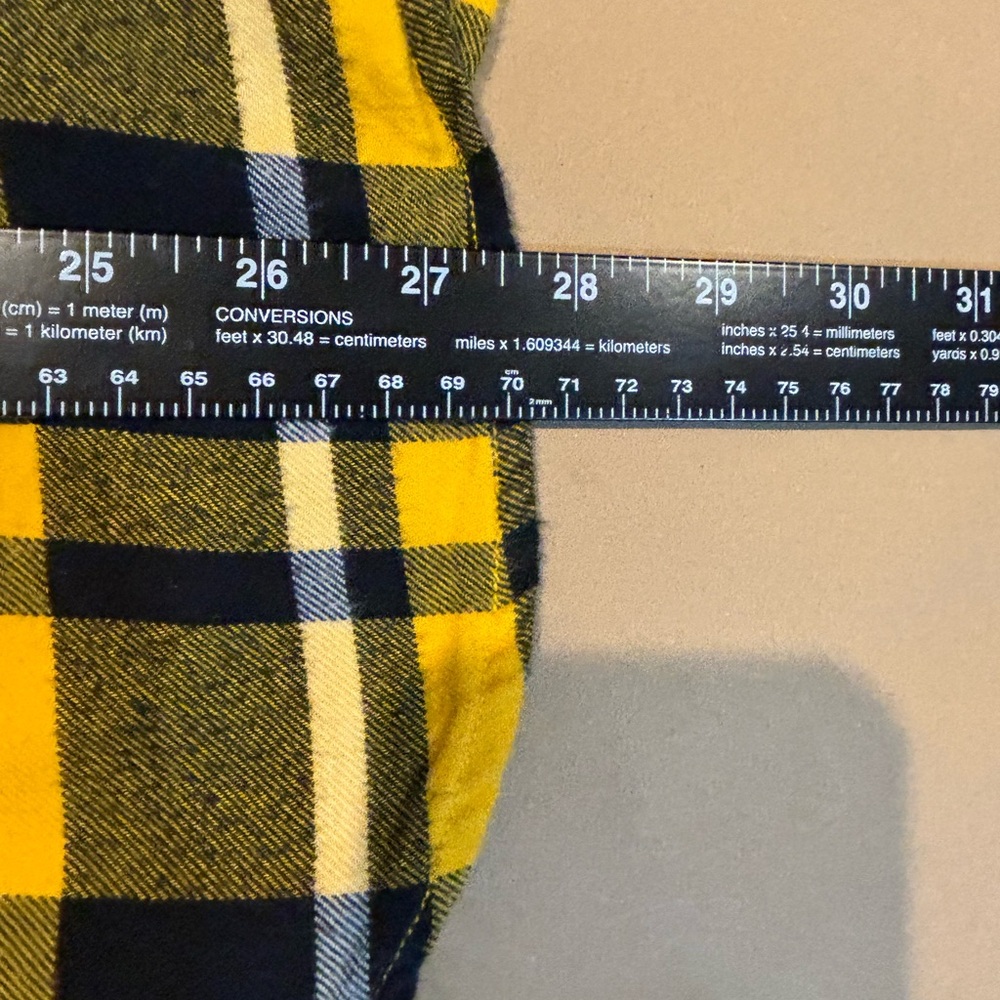 Columbia and Nike Iowa Hawkeye Black and Yellow Checkered Shirt and Nike Hoodie - Picture 5 of 12